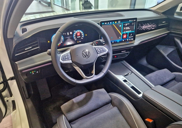 Volkswagen Passat cena 202700 przebieg: 1, rok produkcji 2024 z Żyrardów małe 301